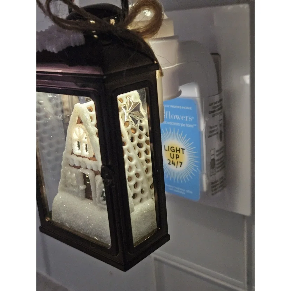 Bath Body Works Gingerbread Christmas House Lantern Wallflower Plug Nightlight